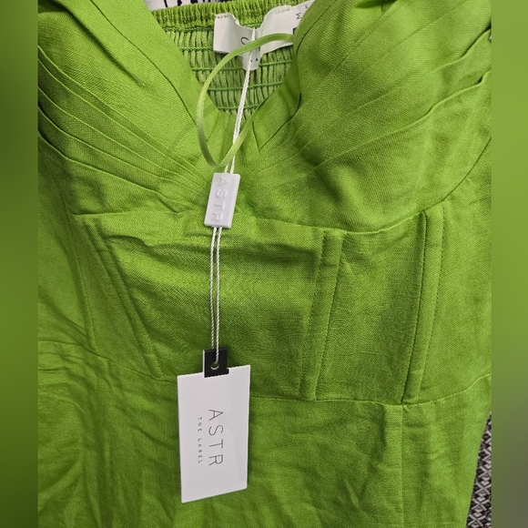 NWT ASTR the Label Women's Estella Sweetheart-Neck Midi Dress In Avocado Sz M - Picture 16 of 16